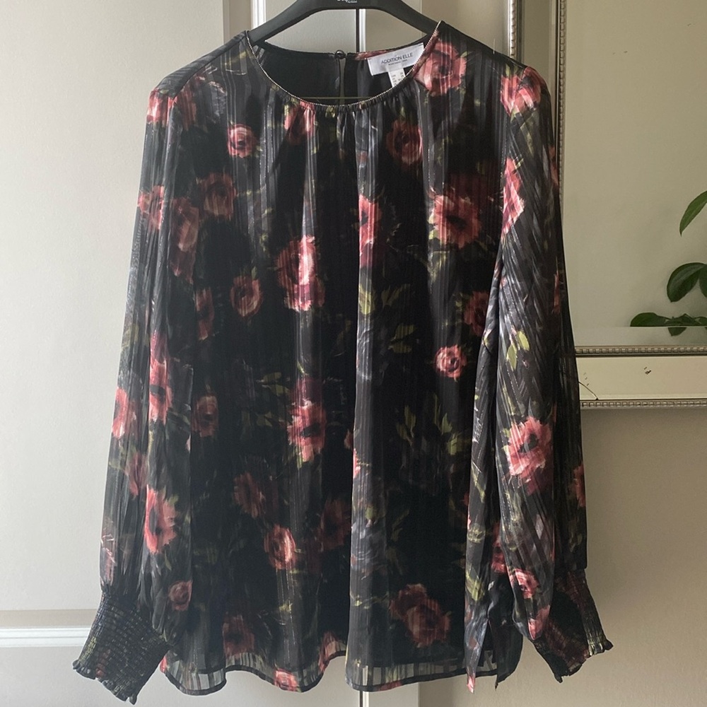 floral blouse! Really pretty 💓